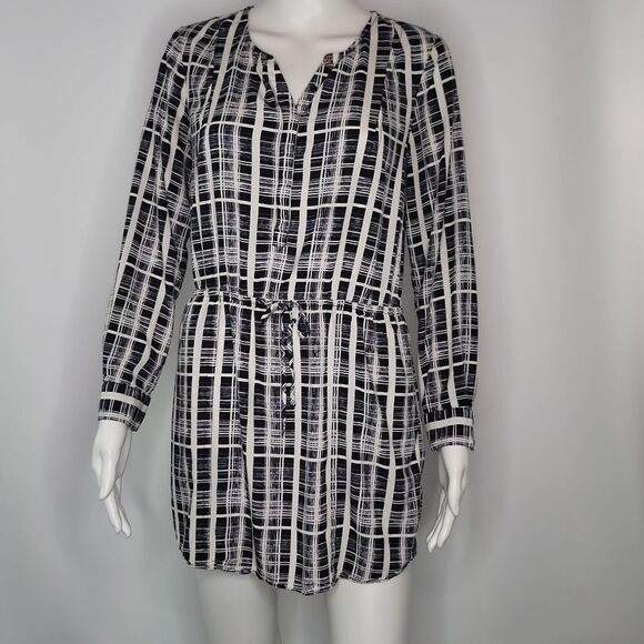 Banana Republic Black & White Long Sleeve Dress - Picture 1 of 12